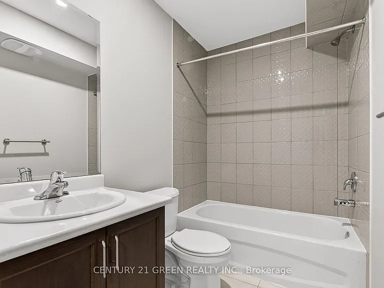 383 Dundas St E #76 — Photo 39