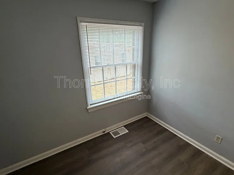 1416 Rosewood Ave — Photo 7