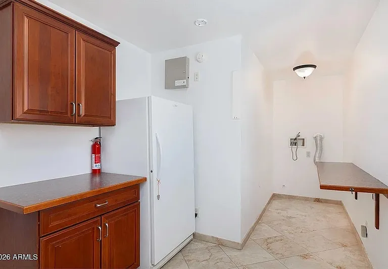 1059 E Broadmor Dr — Photo 6