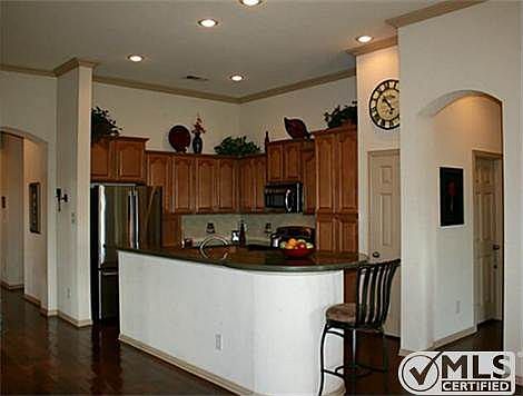 2nd image of 12700 Outlook Ave