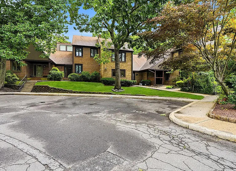 307 Cutty Ct — Photo 32
