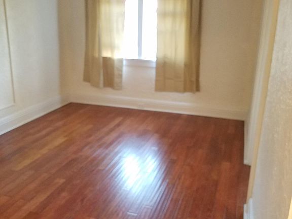 3rd image of 206 Spruce St E #2