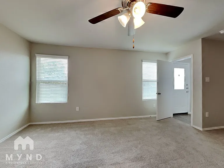 9437 Apple Ridge Ln — Photo 11