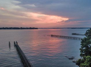 12 Hicks Ln, Sands Pt, NY 11050