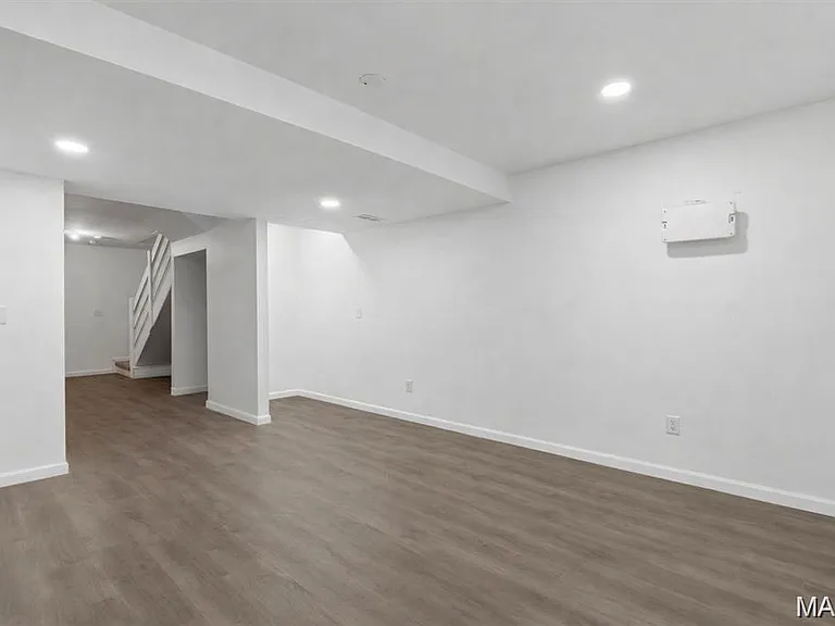 307 Newbridge Way — Photo 18