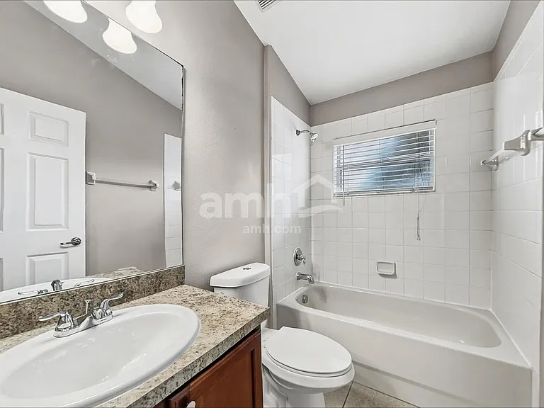 2305 Lawrence Hall St — Photo 13