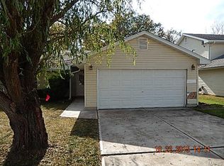 22 Santo Domingo Dr, Moscow Mills, MO 63362