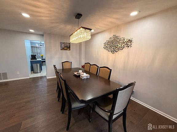 5th image of 130 Highview Dr