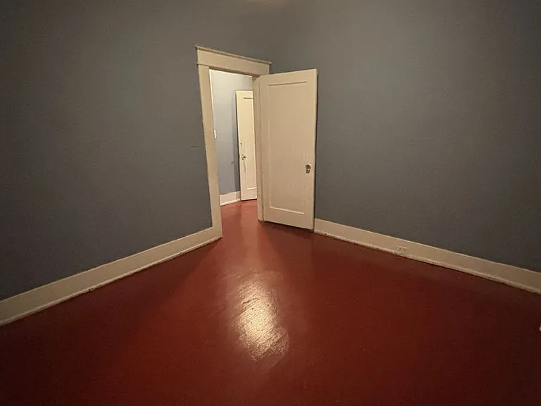 2410 Arlington Cres — Photo 19
