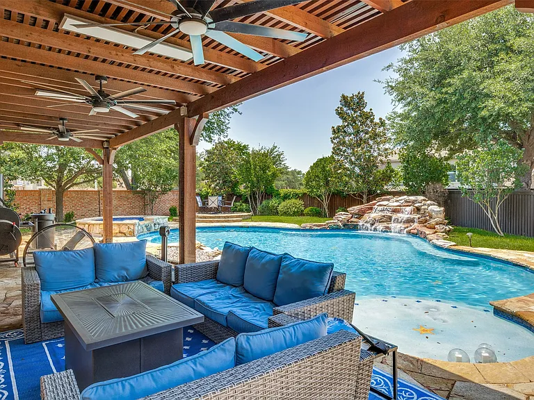 4828 Pyramid Dr — Photo 12