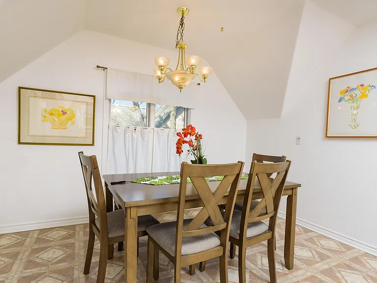 433 W San Antonio St #C — Photo 17