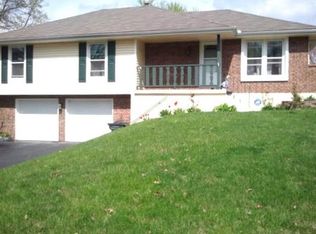 2007 N Salem Dr, Independence, MO 64058