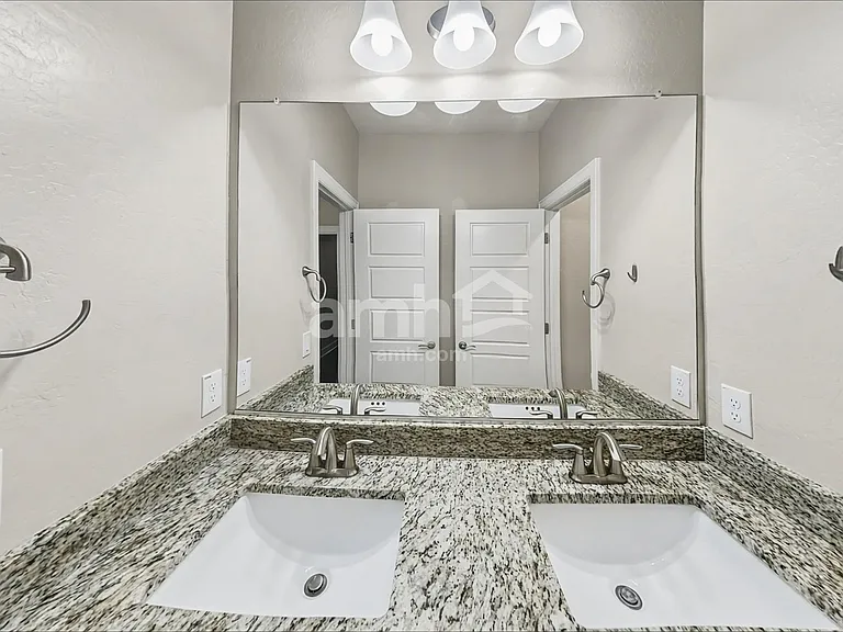 18264 W Thunderhill Pl — Photo 16