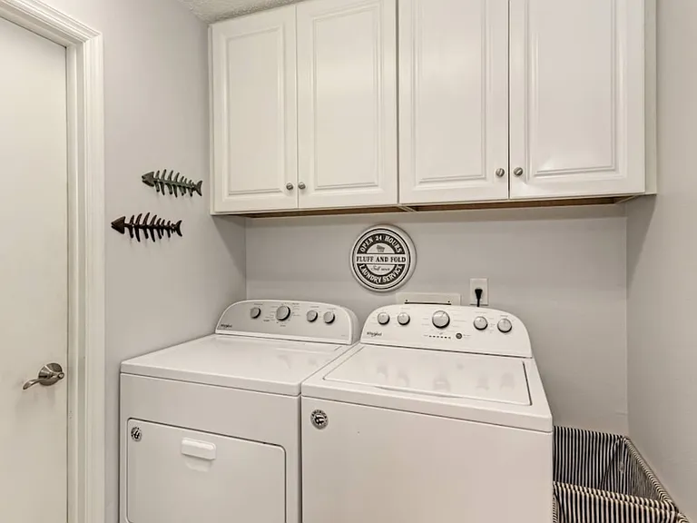 7107 Queen Palm Cir — Photo 10
