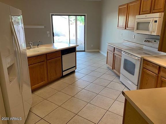 4th image of 4708 E Amberwood Dr