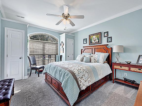 3rd image of 1069 Creekside Village Way