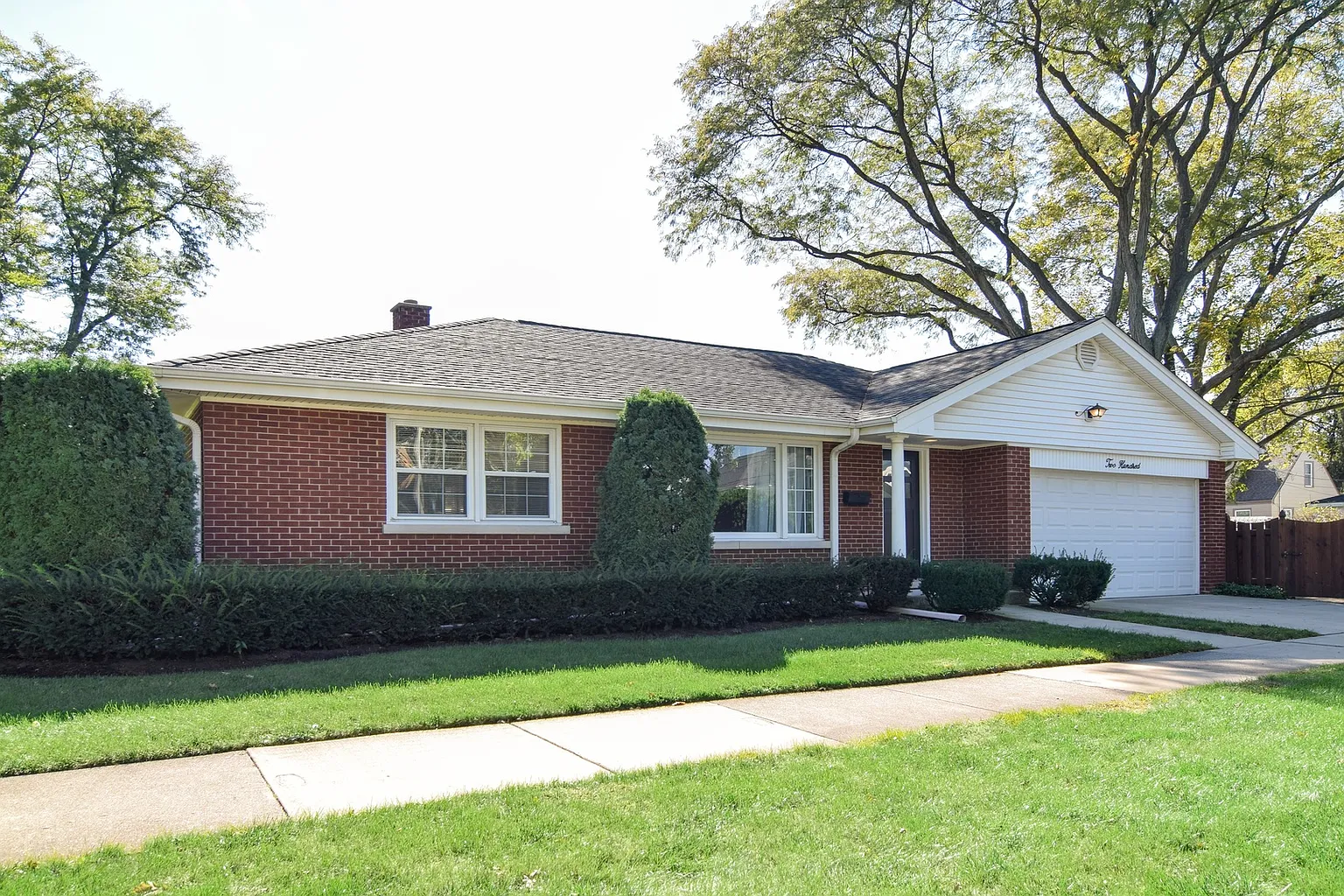 200 W Harrison St photo 1