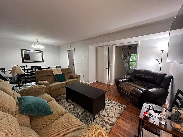 5 bed, 3.5 bath, 1980 sqft, $3,500 — Photo 3