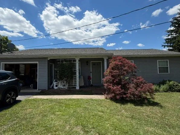 50 Jolly Rancher Dr, Martinsburg, WV 25405