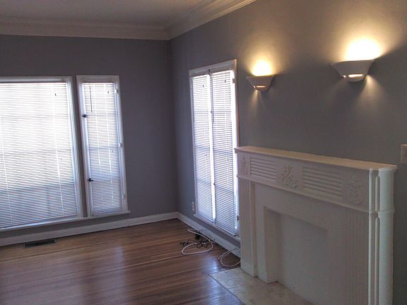 2nd image of 1062 Masselin Ave