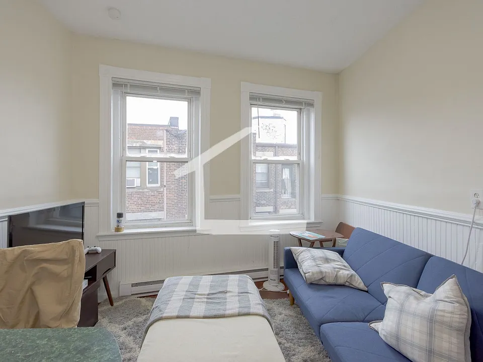 885 Huntington Ave #2