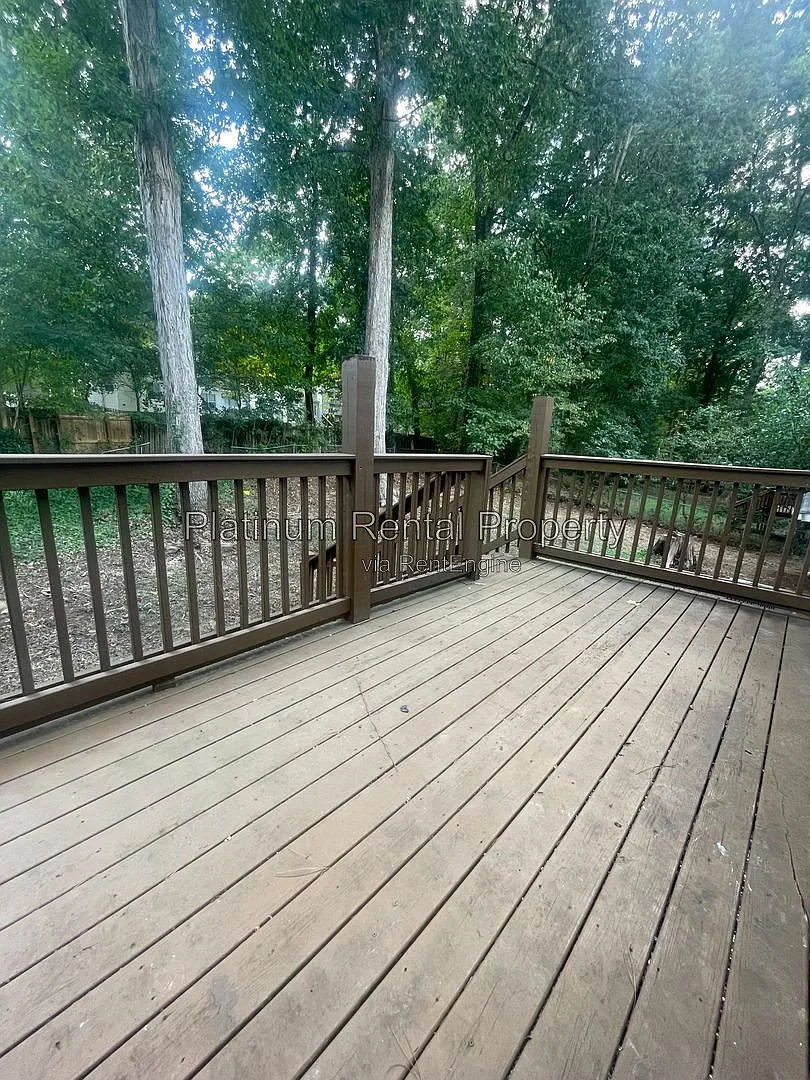 4 bed, 2.0 bath, 1540 sqft, $2,100 — Photo 4