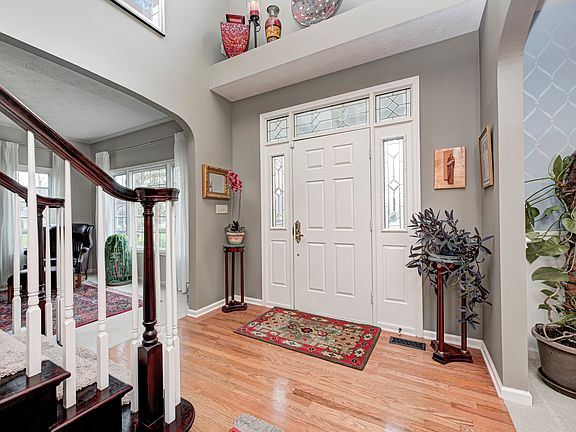 2nd image of 7002 Oakbay Cir