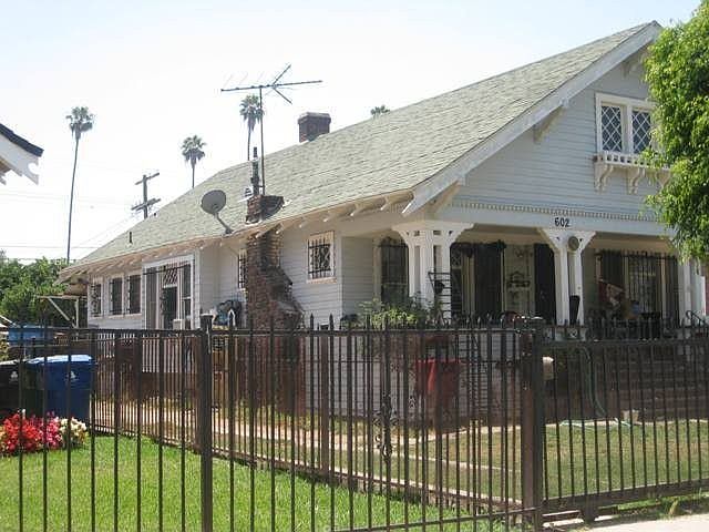 1st image of 602 W 45th St