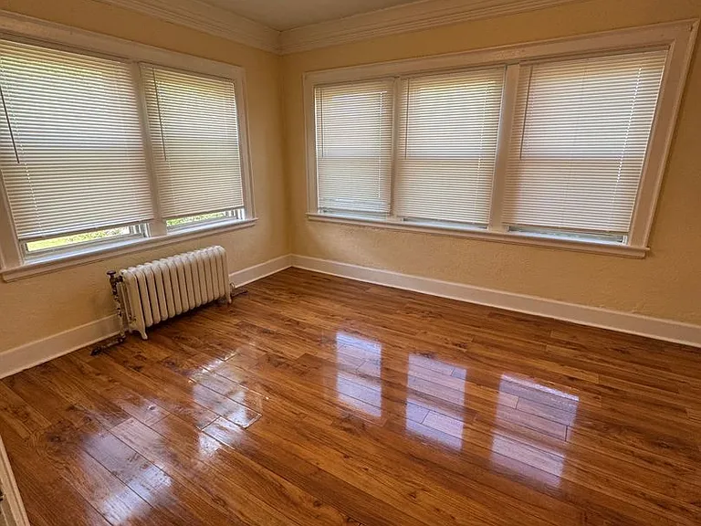 Whitestone Manor Apartments — Photo 10