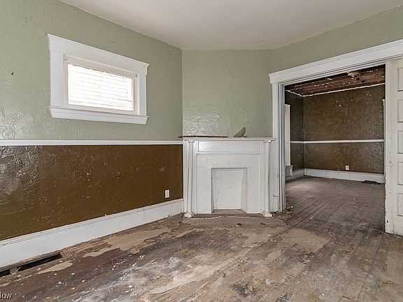 5th image of 1358 E 90th St