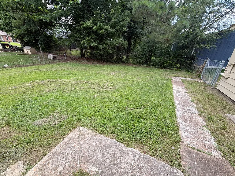 691 Creekstone Cir — Photo 18