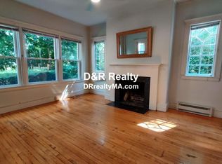 40 Hawthorn St #22, Cambridge, MA 02138