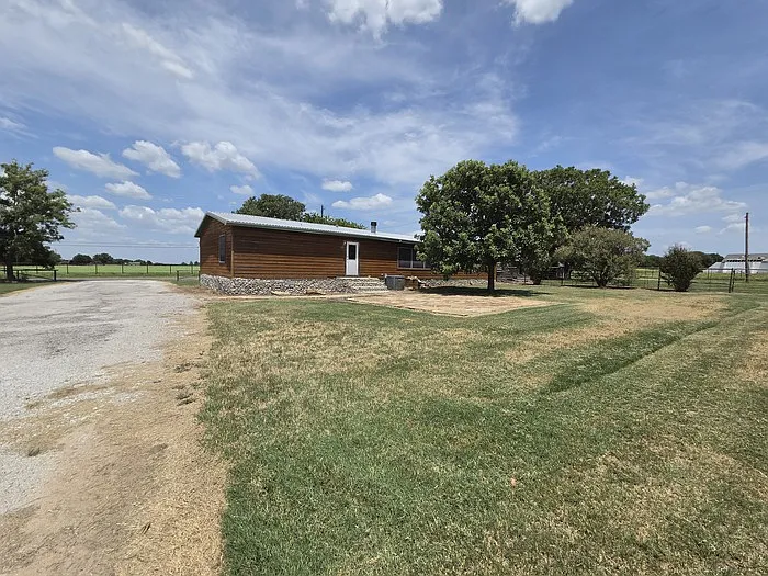 3 bed, 2.5 bath, 1960 sqft, $1,250 — Photo 4