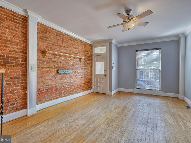 119 S Bouldin St — Photo 5