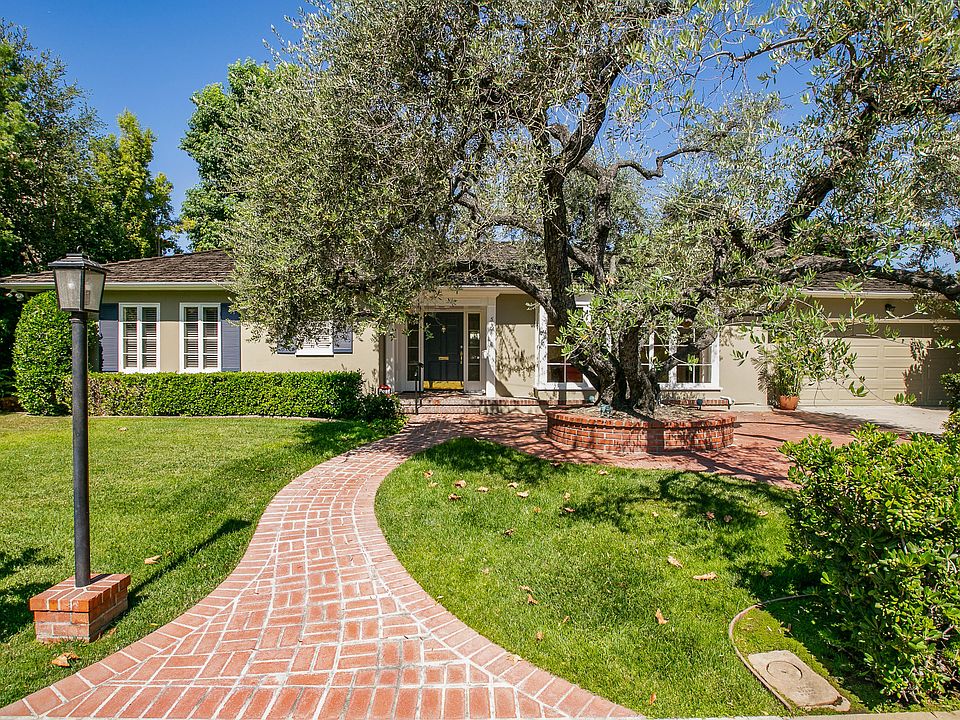 1st image of 531 La Paz Dr