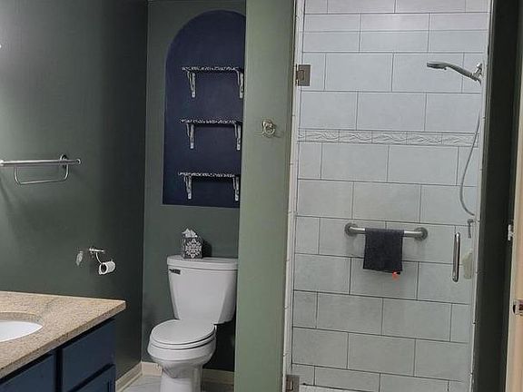 5th image of 4001 Acacia Dr