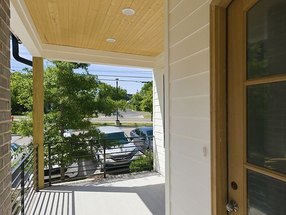 3rd image of 703 Lena St