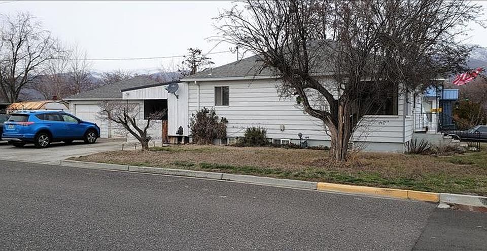 2nd image of 646 11th St