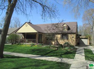 1103 8th St, Sheldon, IA 51201