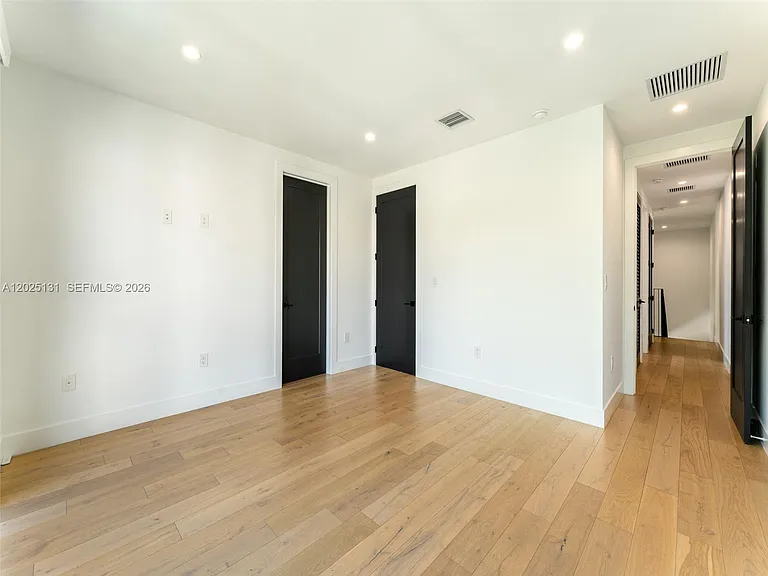 227 NW 39th St — Photo 12