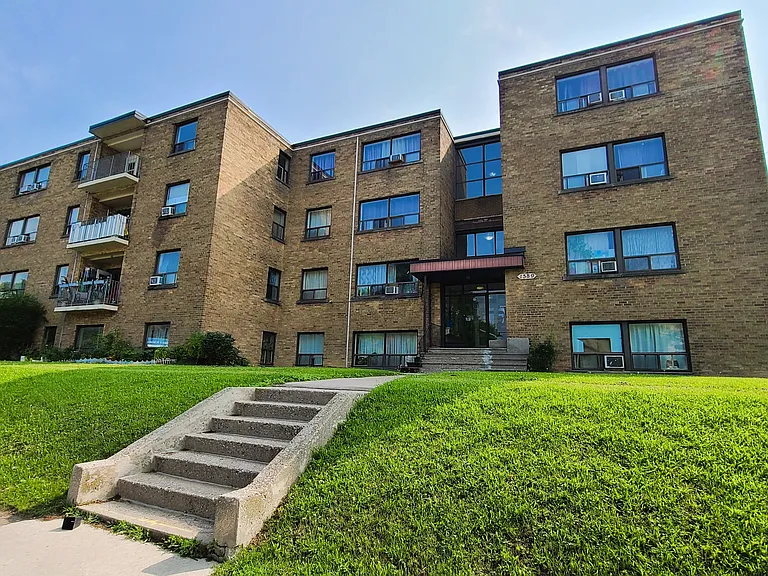 1607 Victoria Park Ave — Photo 2