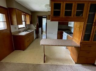 702 Stoddard Ct, Monticello, IL 61856