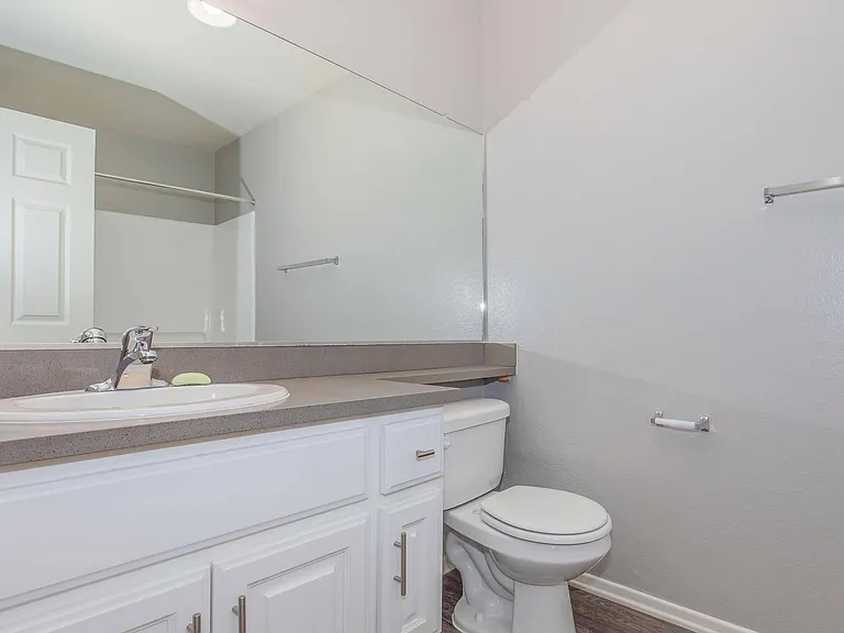 Club Pacifica Apartment Homes — Photo 56