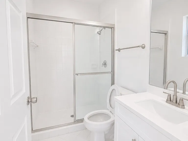 1570 NE 33rd Rd #103 — Photo 3