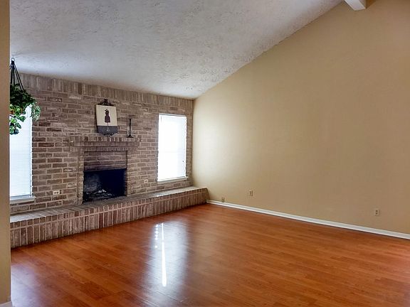 3rd image of 115 Concordia Dr