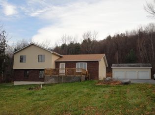 132 Lesh Rd, Sciota, PA 18354