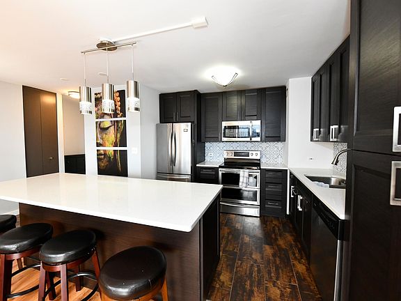 5th image of 4343 N Clarendon Ave APT 1803