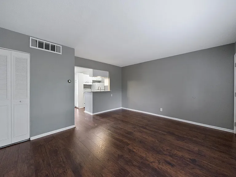 1045 Shook Ave #134 — Photo 4