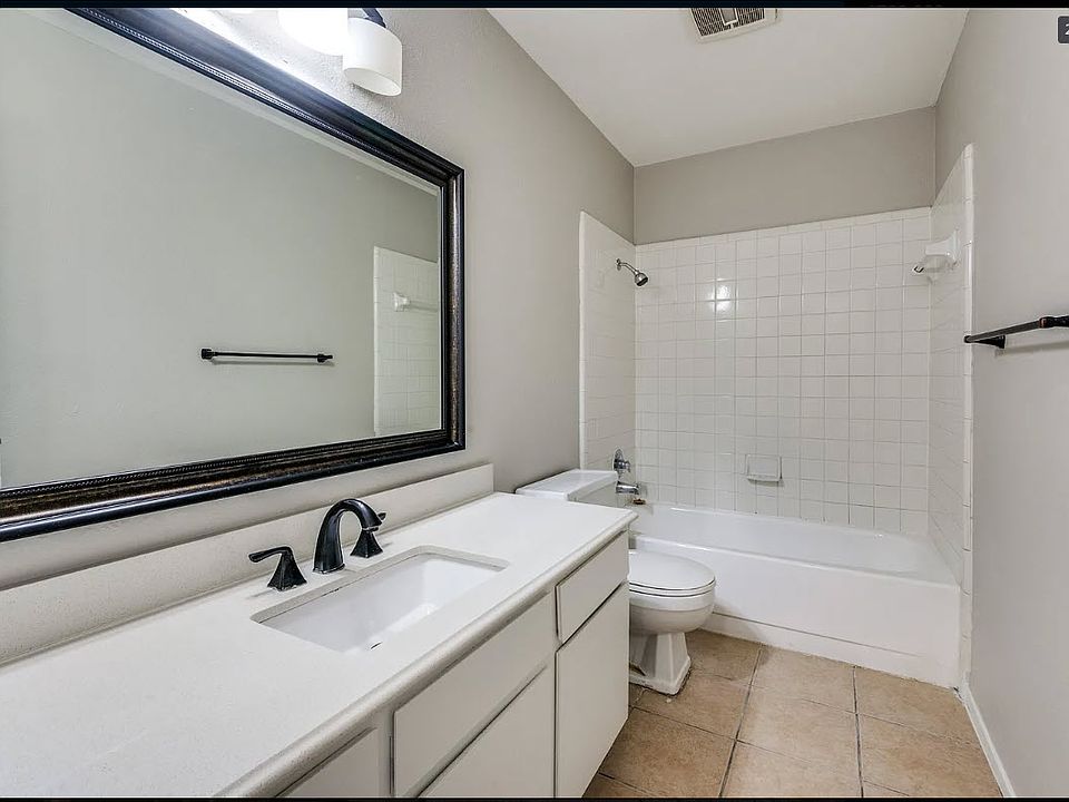 1st image of 2029 Oakwood Ct #A