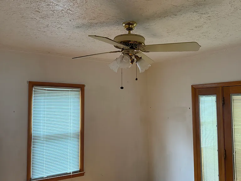 2708 Cornell St — Photo 4